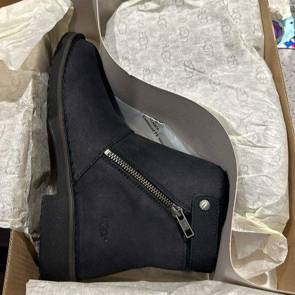 Ugg Kayel leather boots new - size 6 - Picture 4 of 5